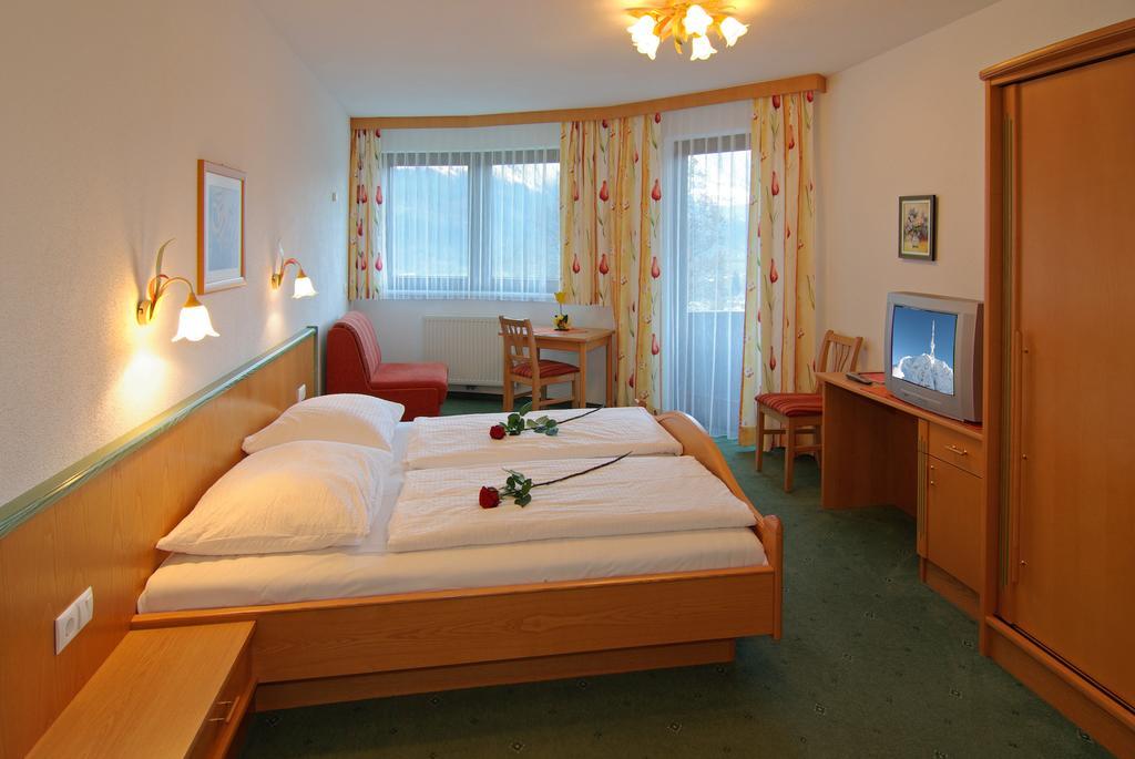 Hotel Garni Romantik 푸겐 객실 사진